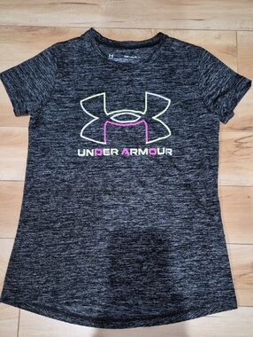 Girls Size 10/12 Under Armour Tee Shirt